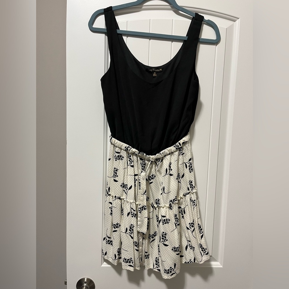 Black and White Midi Dress - M